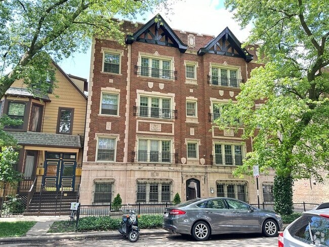Building Photo - 2536 N Sawyer Ave