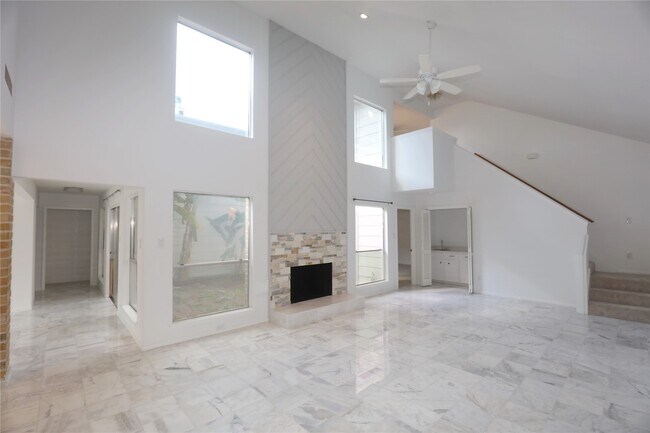 Foto del edificio - 2210 Shadowbriar Dr