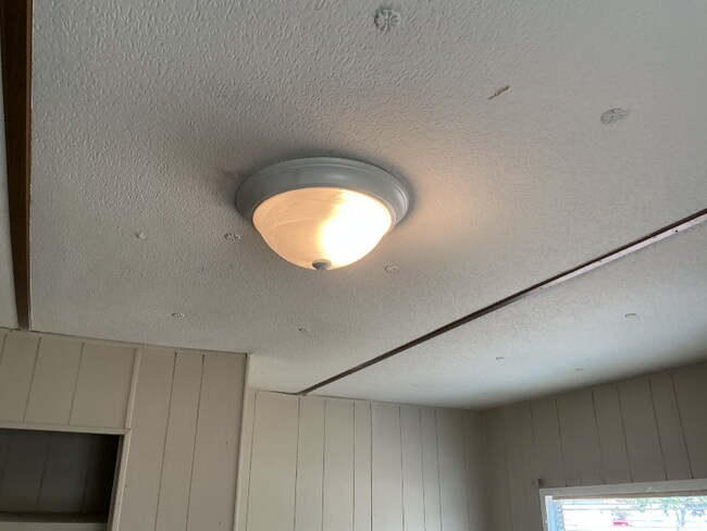 Foto del edificio - 619 Prosperity Dr