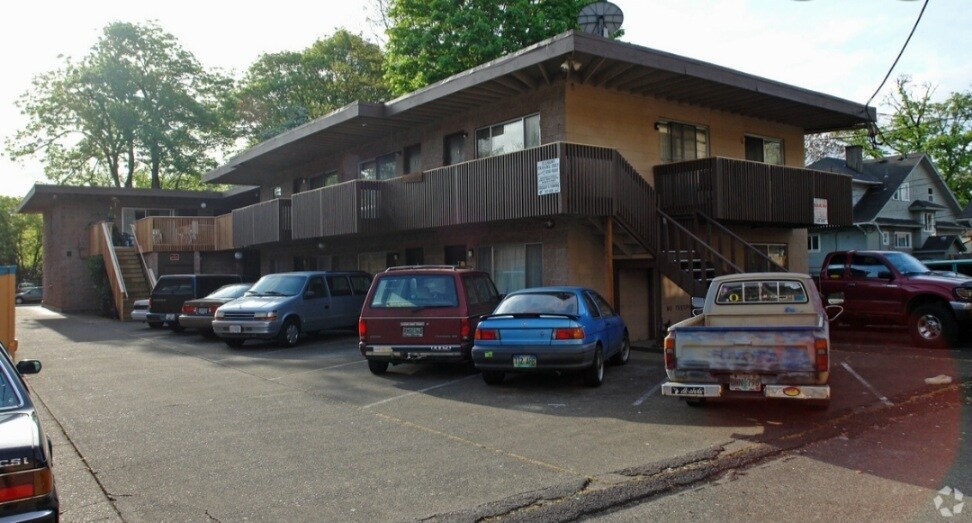 1250 Ferry St Unit 5, Eugene, OR 97401 Apartments in Eugene, OR