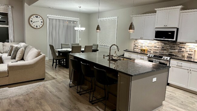 Foto del edificio - 2652 W 44th Pl