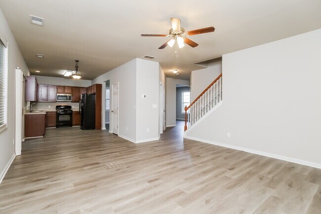 Foto del edificio - 182 Diamond Ridge Ave