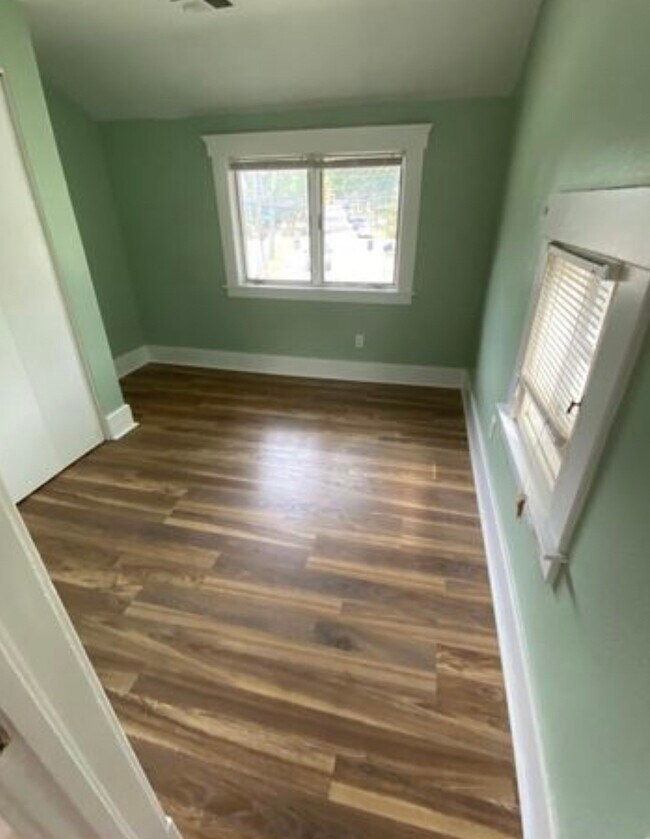 Building Photo - 1202 Packard St