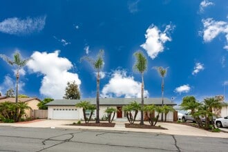 Building Photo - 4769 Dauer Ave