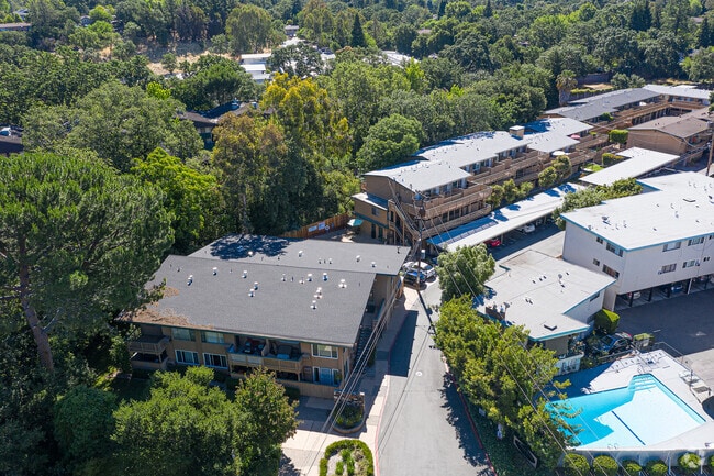 Aerial Photo - Creekside Terrace