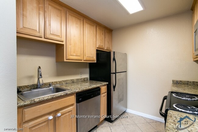 Building Photo - 37 Monte Verano Ct