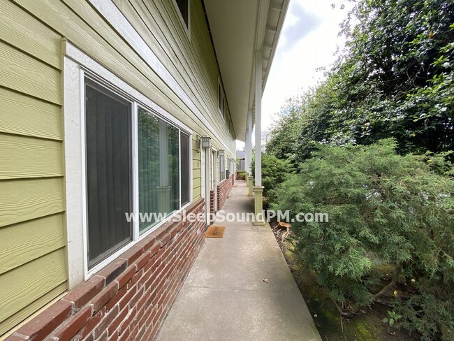 Building Photo - 3123-3153 SW Dolph Ct