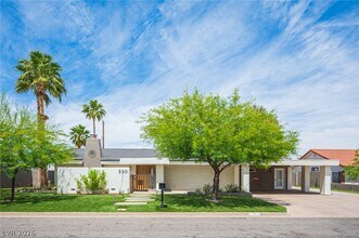 Building Photo - 330 E Country Club Dr