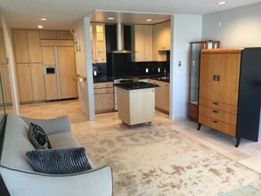 Building Photo - 5 Admiral Dr