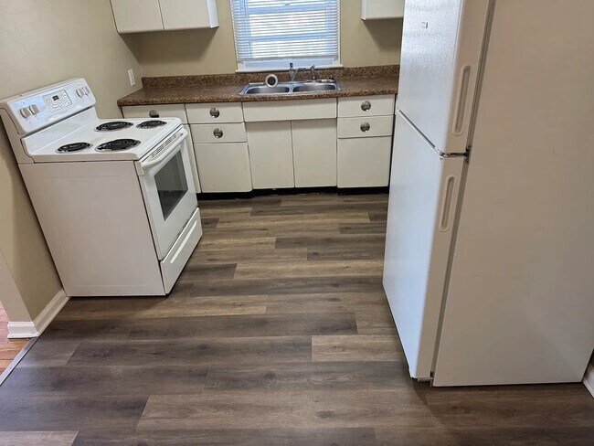 Foto del edificio - 922 Melvin Ct