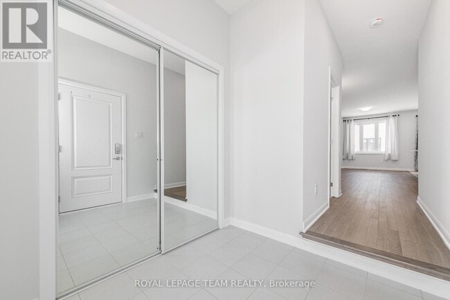 Building Photo - 719 Doneraile Walk