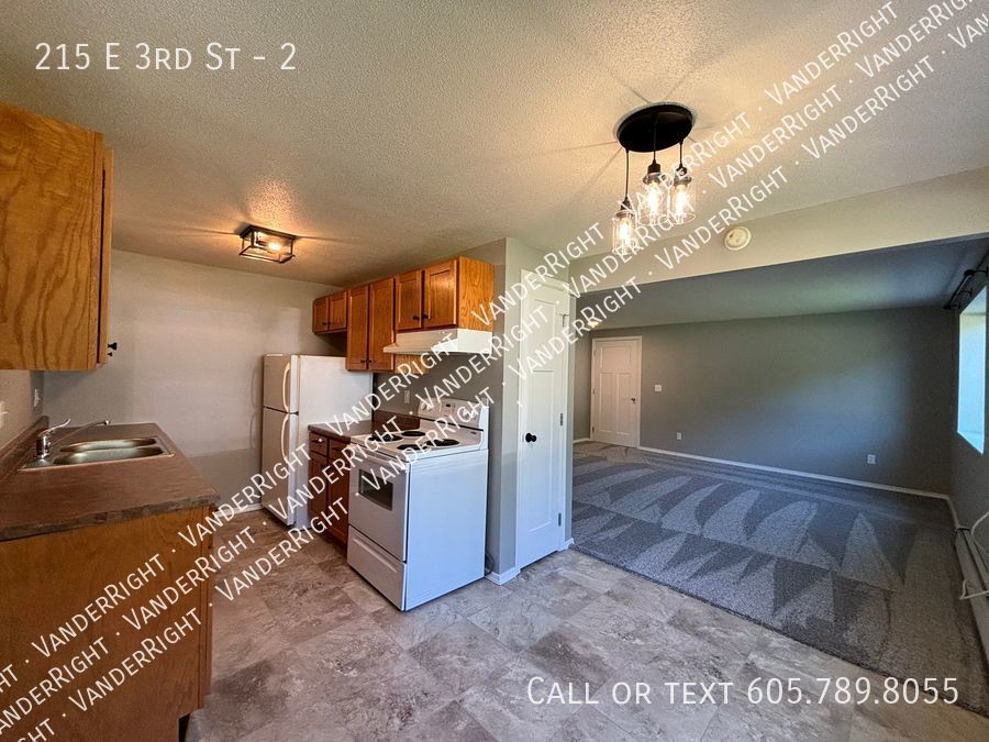 215 E 3rd St Unit 2, Canton, SD 57013 Room for Rent in Canton, SD