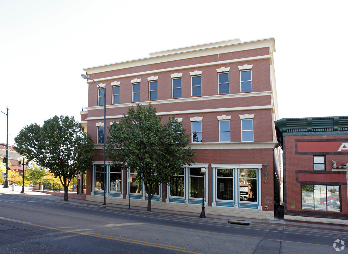 Building Photo - 102 S Union Ave