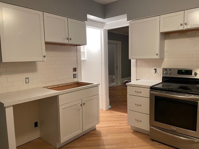 Kitchen 2 - 1115 Rochester Ave