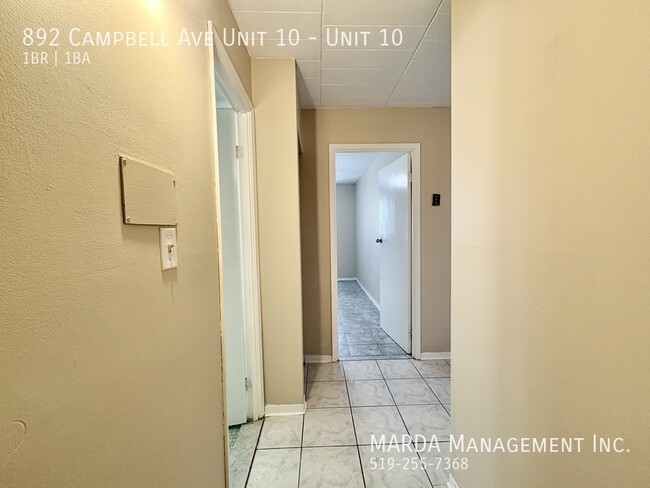 Photo du bâtiment - SPACIOUS 1BEDROOM/1BATH APARTMENT ON COLLE...