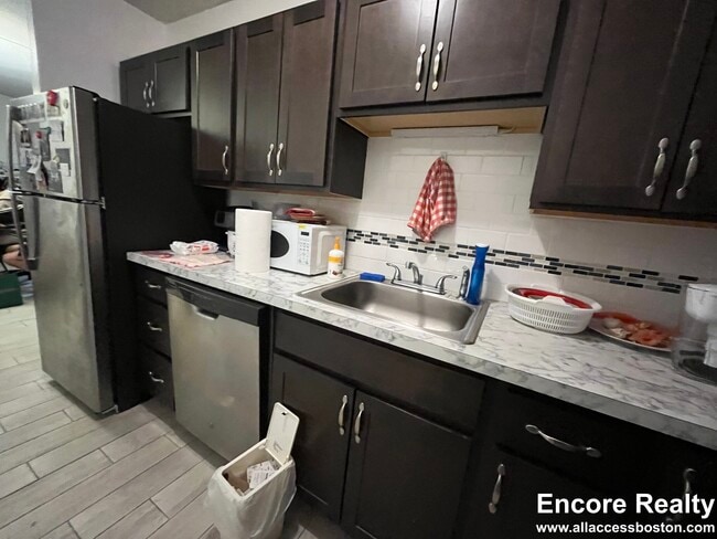 Building Photo - 80 Gardner St