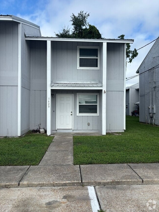 Building Photo - 1629 N James Ave