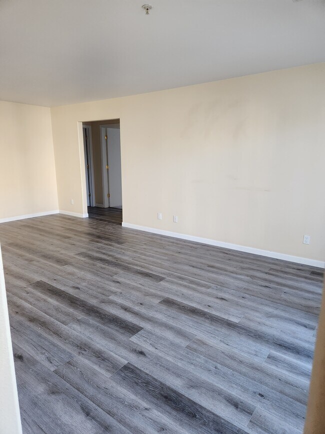 Building Photo - 796 Castle Valley Blvd