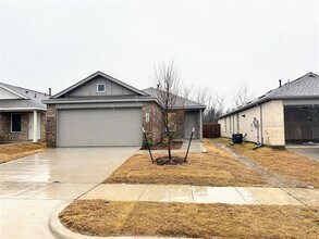 Building Photo - 1624 Elliott Rd