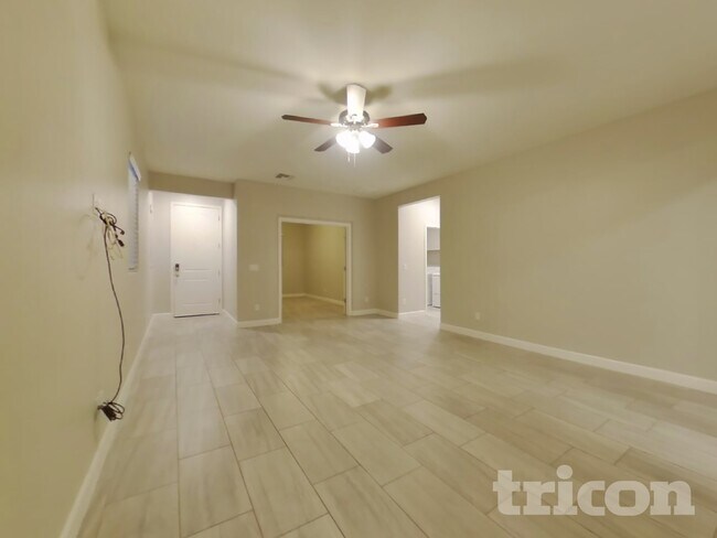 Foto del edificio - 17142 W Seldon Ln