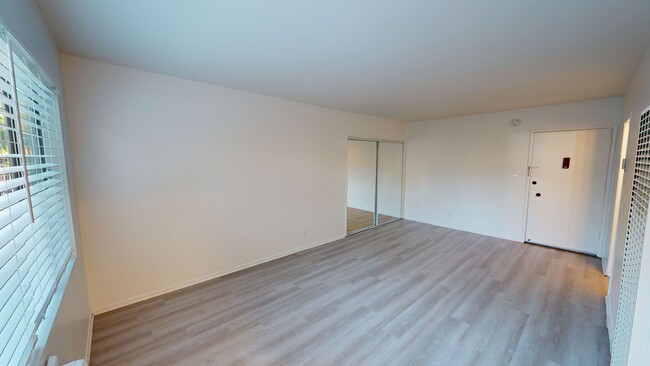 Interior Photo - Unique