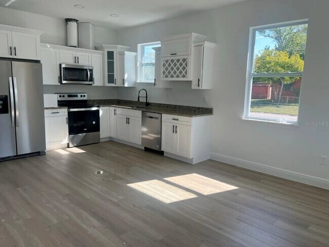Foto del edificio - 2551 Langdon Ave S