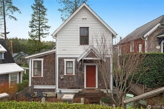 Building Photo - 31 Sellwood Ln