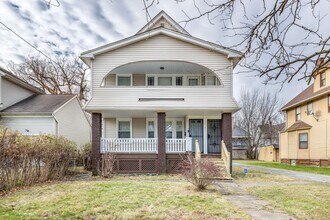 Building Photo - 3218 E 117th St