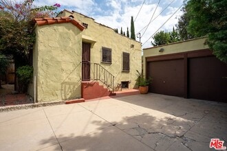 Building Photo - 3104 Silver Lake Blvd