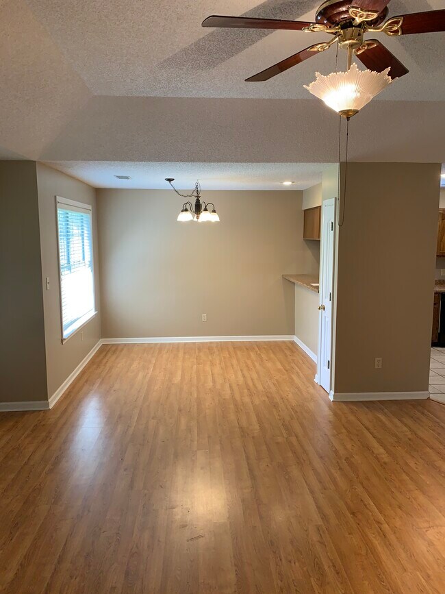 Building Photo - 3403 Saddle Creek Cove
