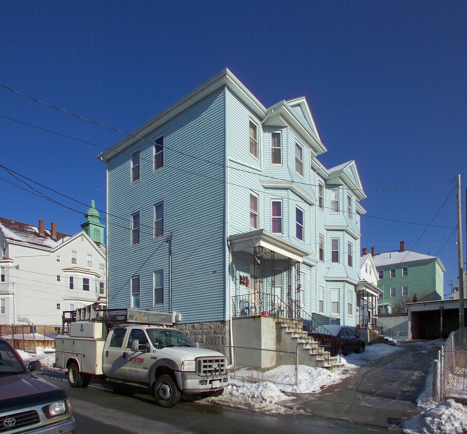 119121 Tremont St, Fall River, MA 02720 Apartments in Fall River, MA