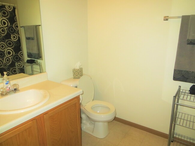 Building Photo - Altoona Park Apartments