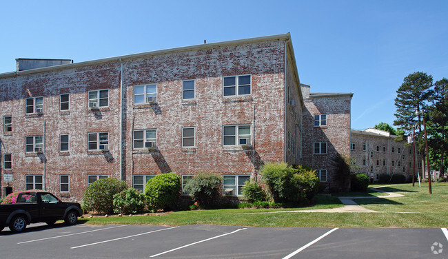 Foto del edificio - The Raleigh Apartments