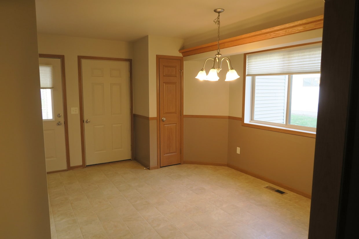 2518 Damon St, Eau Claire, WI 54701 Condo for Rent in Eau Claire, WI