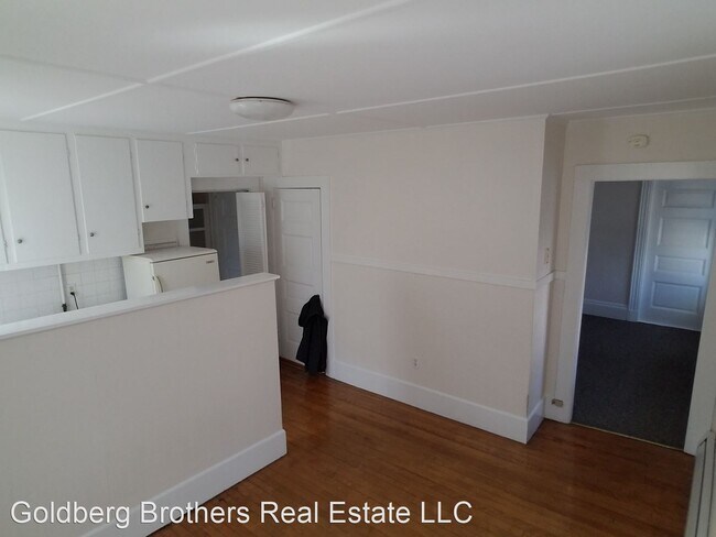 Building Photo - 32 Railroad Ave