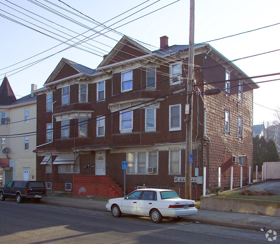 348 Bay St, Fall River, MA 02724 348 Bay St Fall River, MA