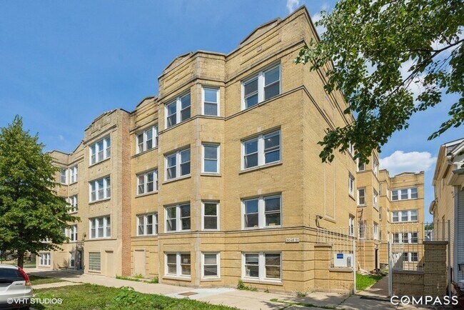 Foto del edificio - 3051 N Spaulding Ave