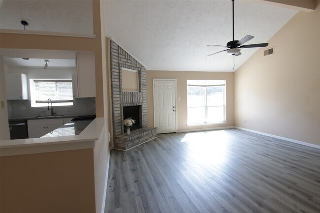 Building Photo - 6918 Glen Rosa Dr
