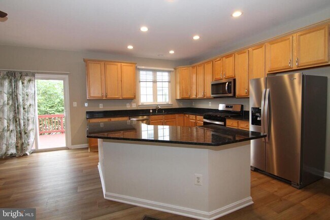Building Photo - 43798 Maison Blanc Square