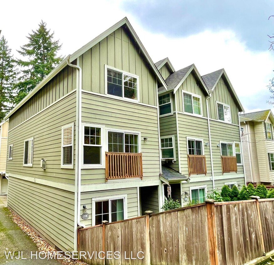 13718 Midvale Ave N, Seattle, WA 98133 House for Rent in Seattle, WA