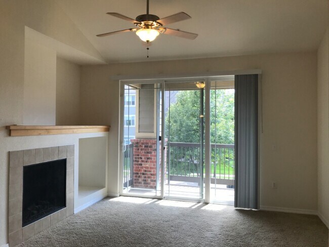 Building Photo - 2450 Windrow Dr