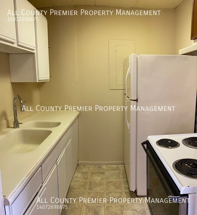 Building Photo - 1 Bedroom 1 Bath Apartment! All Utilities ...