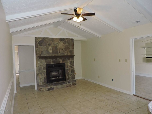 Foto del edificio - 210 Cindy Ln