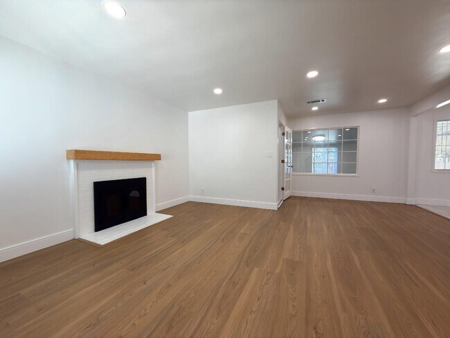 Foto del edificio - 15935 Paseo Largavista