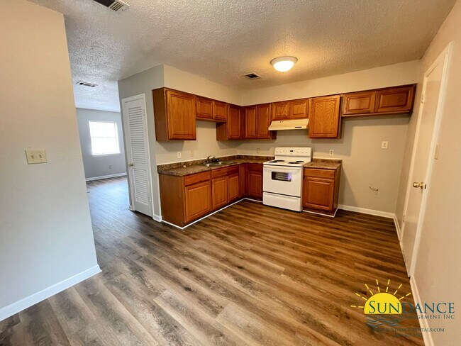 Foto del edificio - Great 2 Bedroom Townhouse in Fort Walton Beach