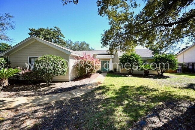 Building Photo - 78 Country Club Dr E