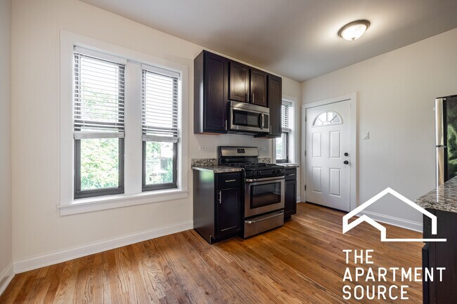 Foto del edificio - 4038 N Ashland Ave