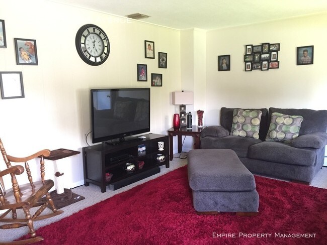 Building Photo - Ranch House for Rent In Allentown!!