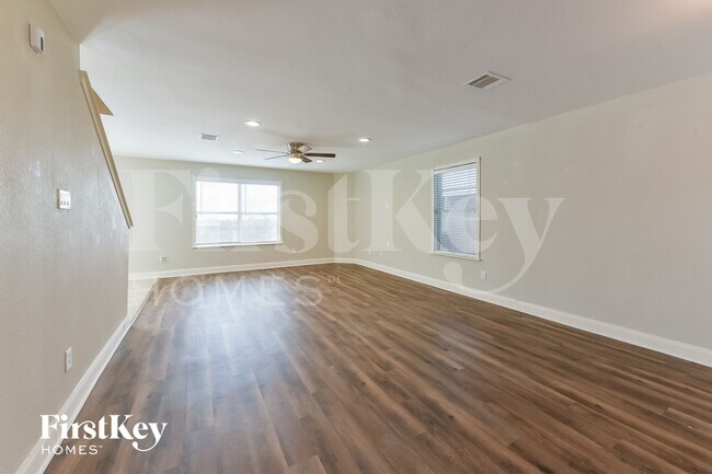 Foto del edificio - 636 Chickadee Dr