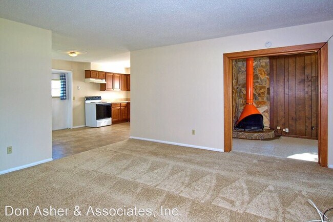 Building Photo - 4 br, 1.5 bath House - 4543 Royal Elm Dr.